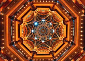 01l-ceiling-dome-of-the-emirates-palace-hotel-in-abu-dhabi-uae